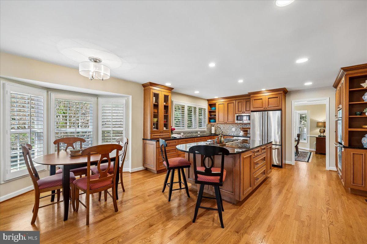 14304 Shoreham Drive photo 32