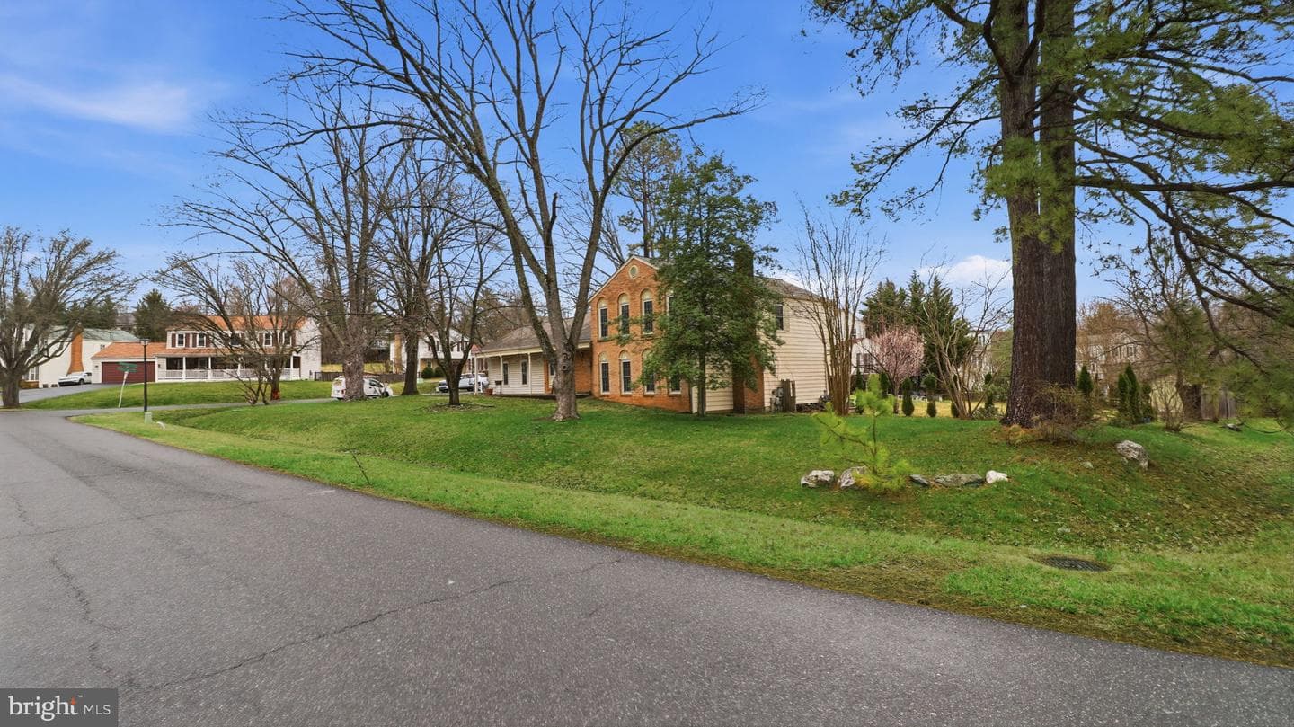 15501 Peach Leaf Lane photo 3
