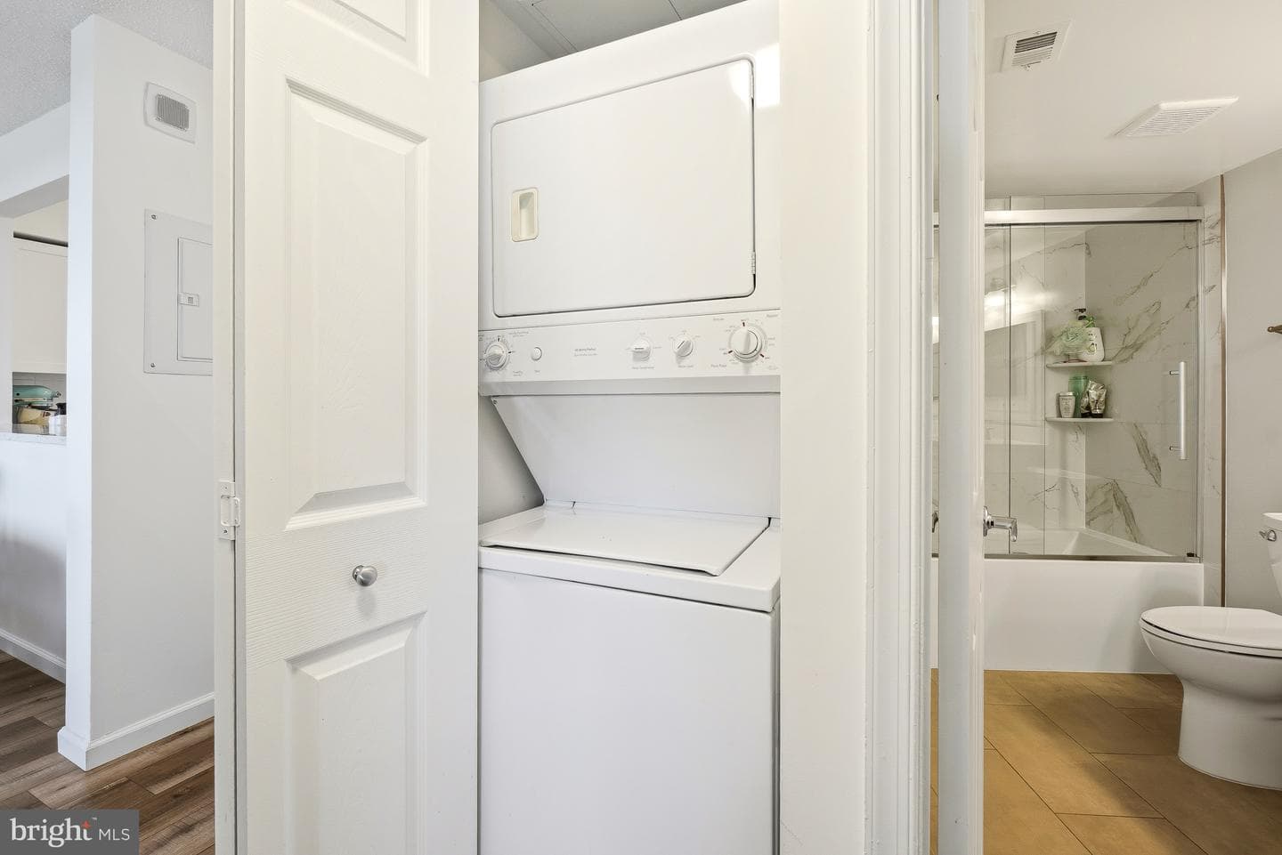 10101 Grosvenor Place #910 photo 13