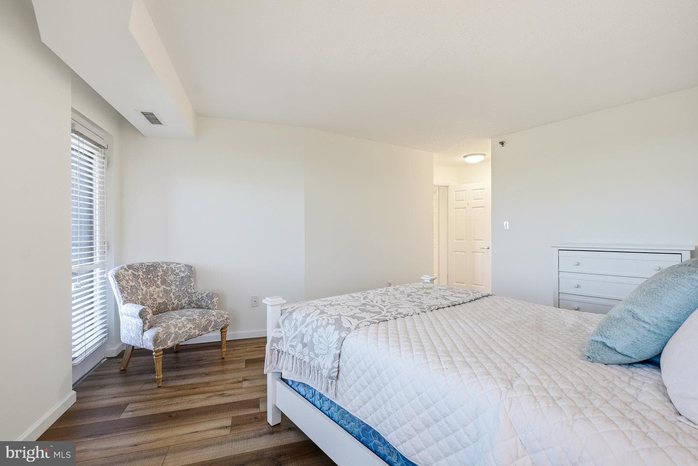 10101 Grosvenor Place #910 photo 17
