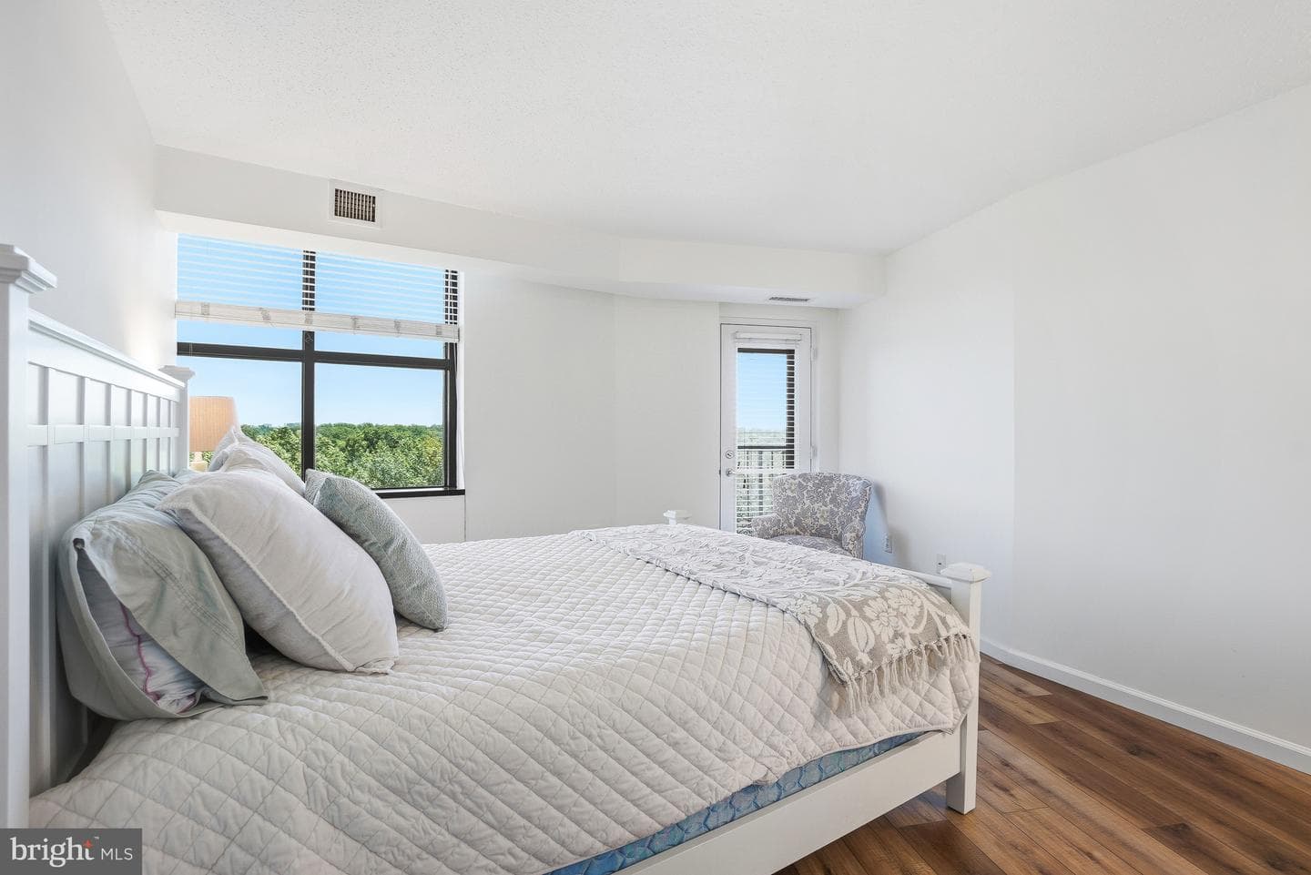 10101 Grosvenor Place #910 photo 18