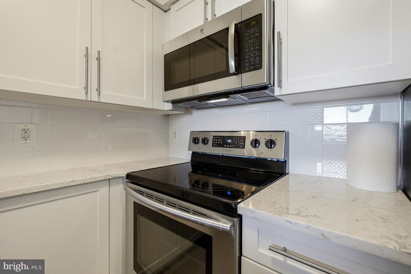 10101 Grosvenor Place #910 photo 6