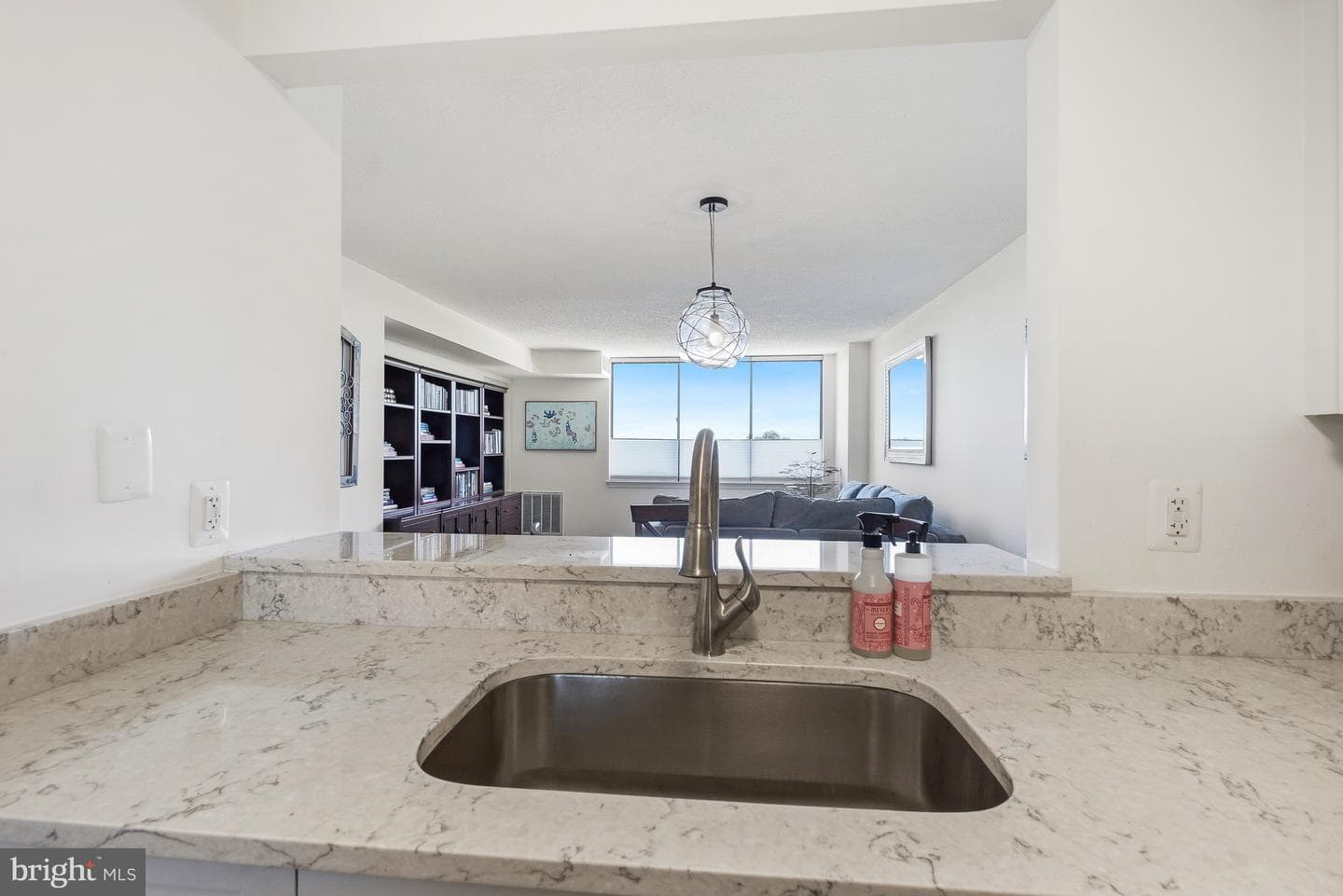 10101 Grosvenor Place #910 photo 8