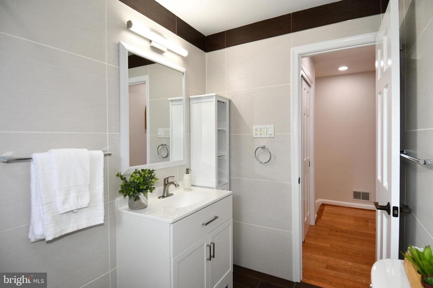5701 Radnor Court photo 27