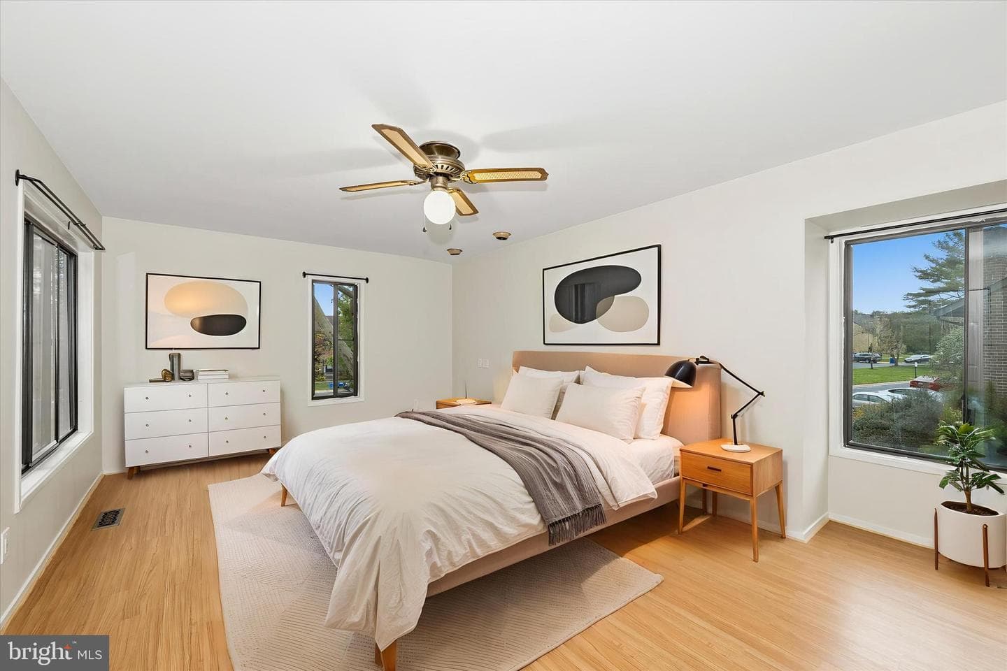 9700 Shadow Oak Drive photo 31