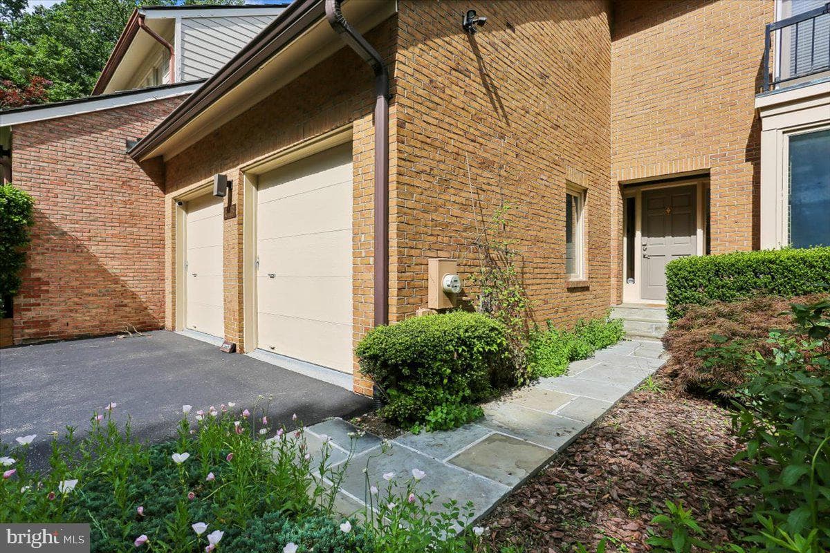 6113 Goldtree Way, Bethesda