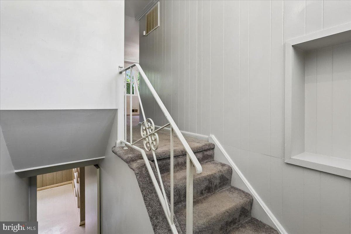 902 Malta Lane photo 34