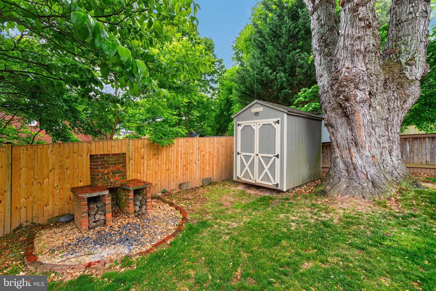 202 Baden Street photo 32