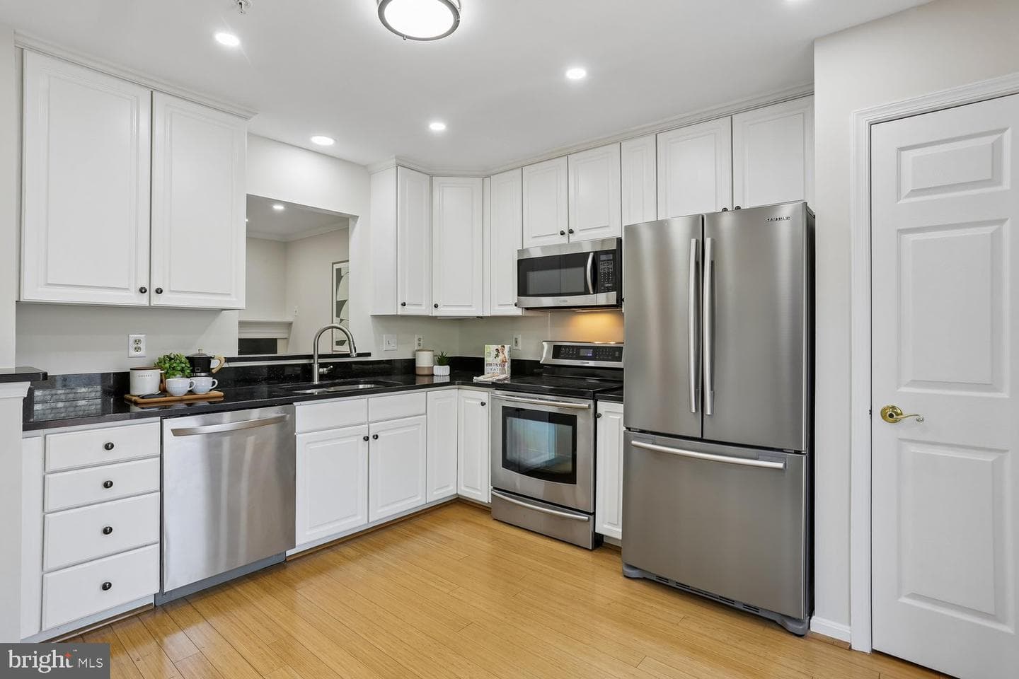 536 Tschiffely Square Road photo 11
