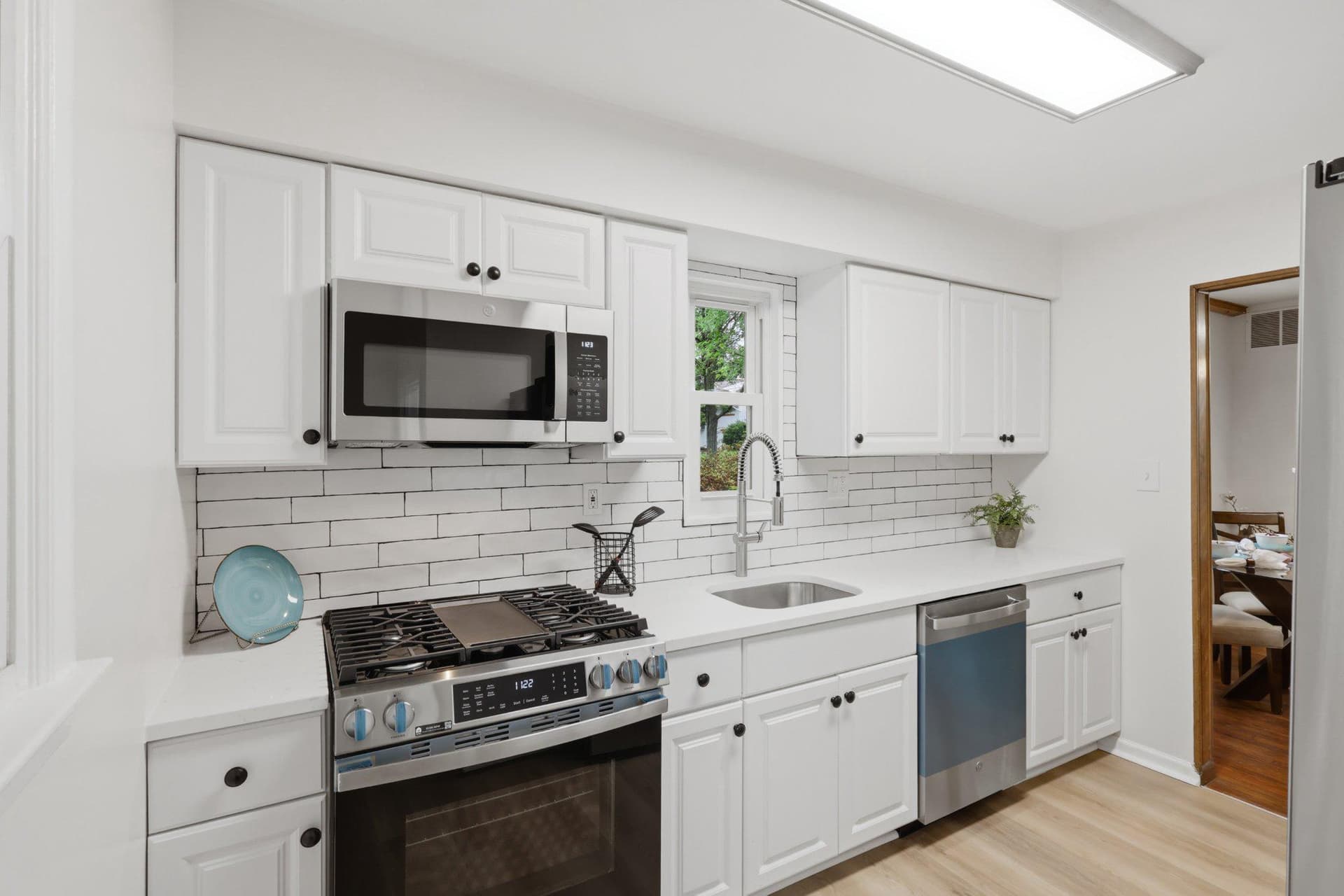 403 Carl Street photo 16