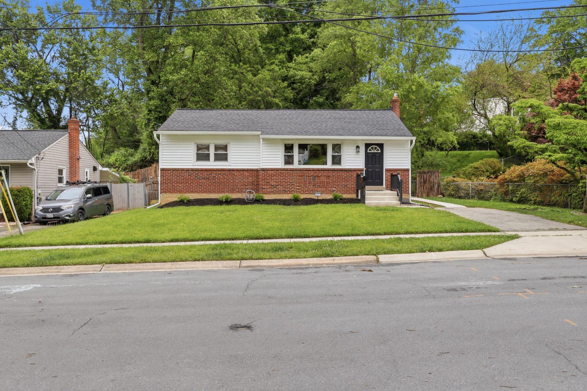 403 Carl Street photo 2