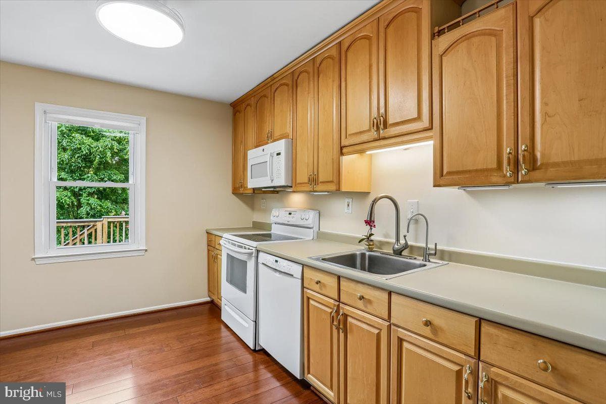 240 Watts Branch Parkway photo 10