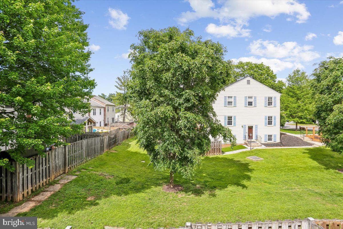 240 Watts Branch Parkway photo 38