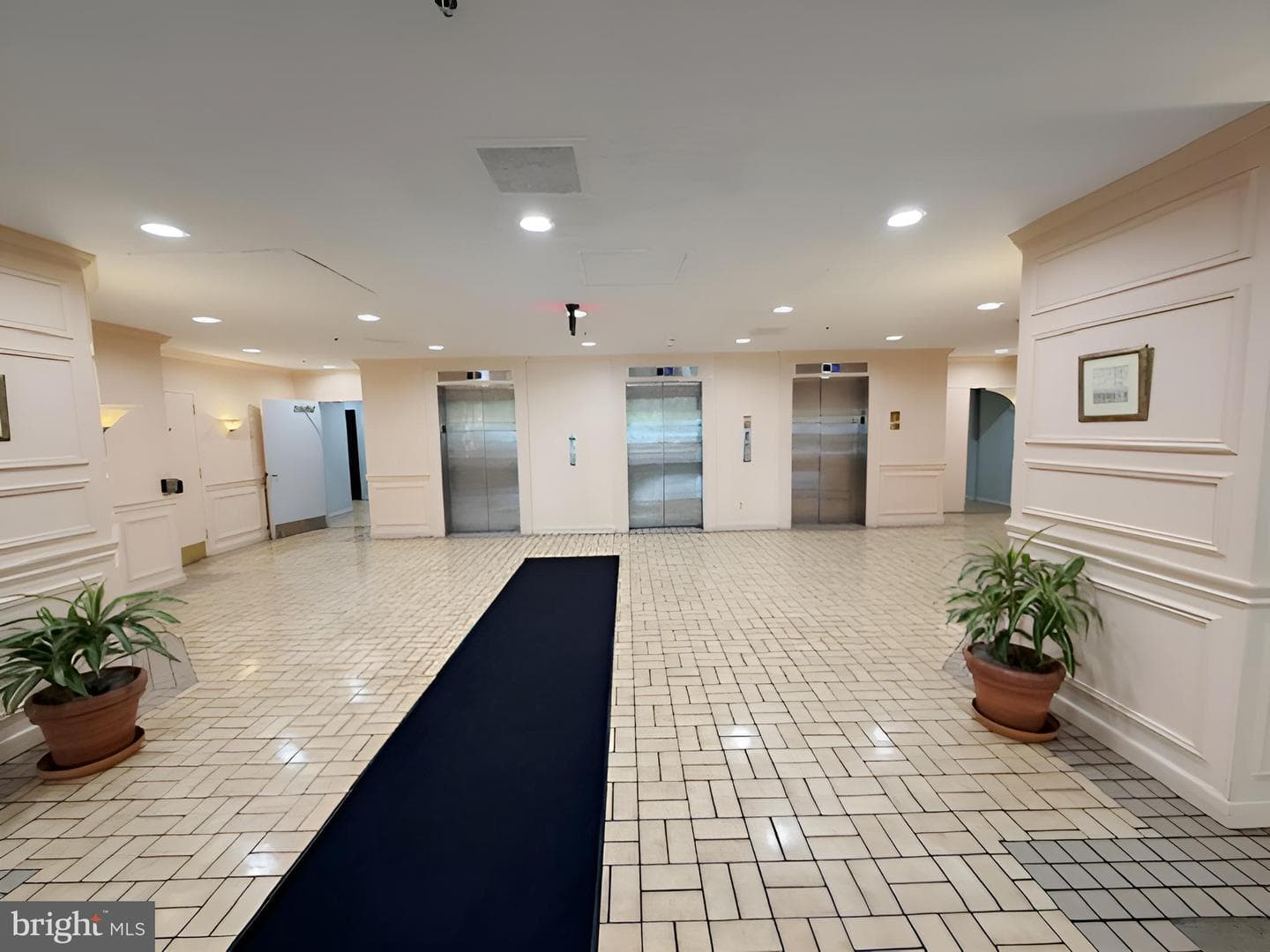 15115 Interlachen Drive #3-902 photo 6