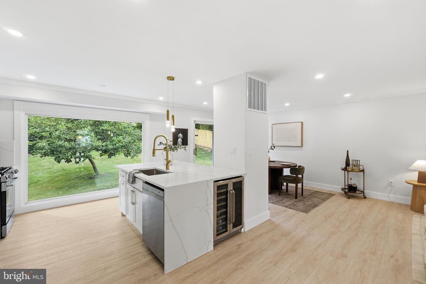 13710 Arctic Avenue photo 11