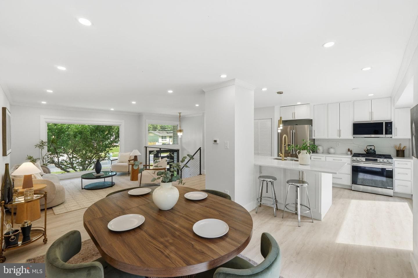 13710 Arctic Avenue photo 17