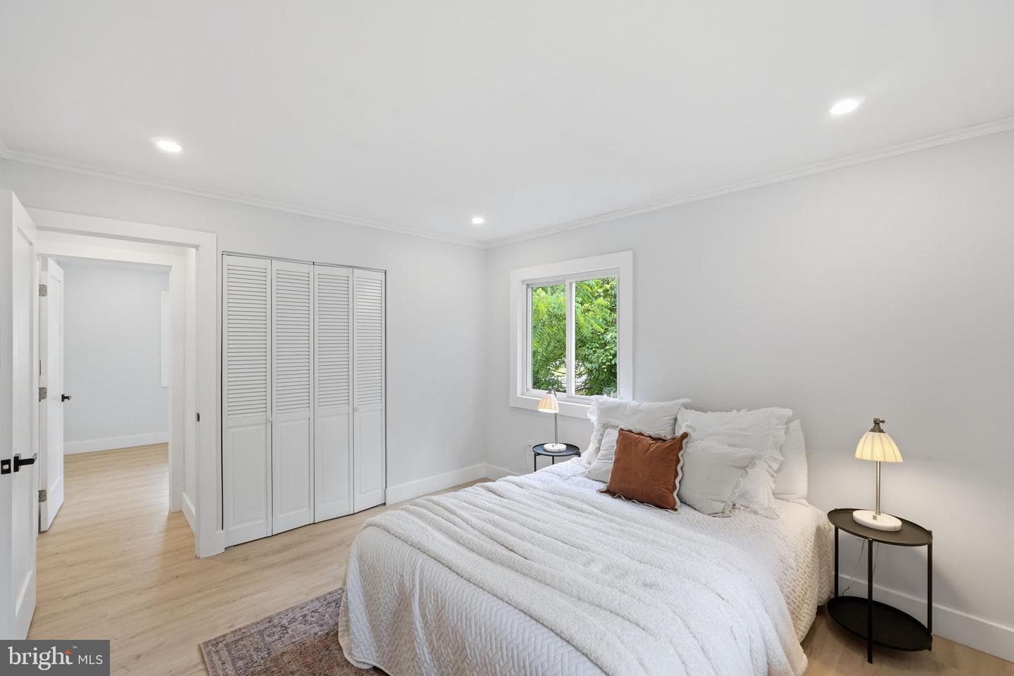 13710 Arctic Avenue photo 23