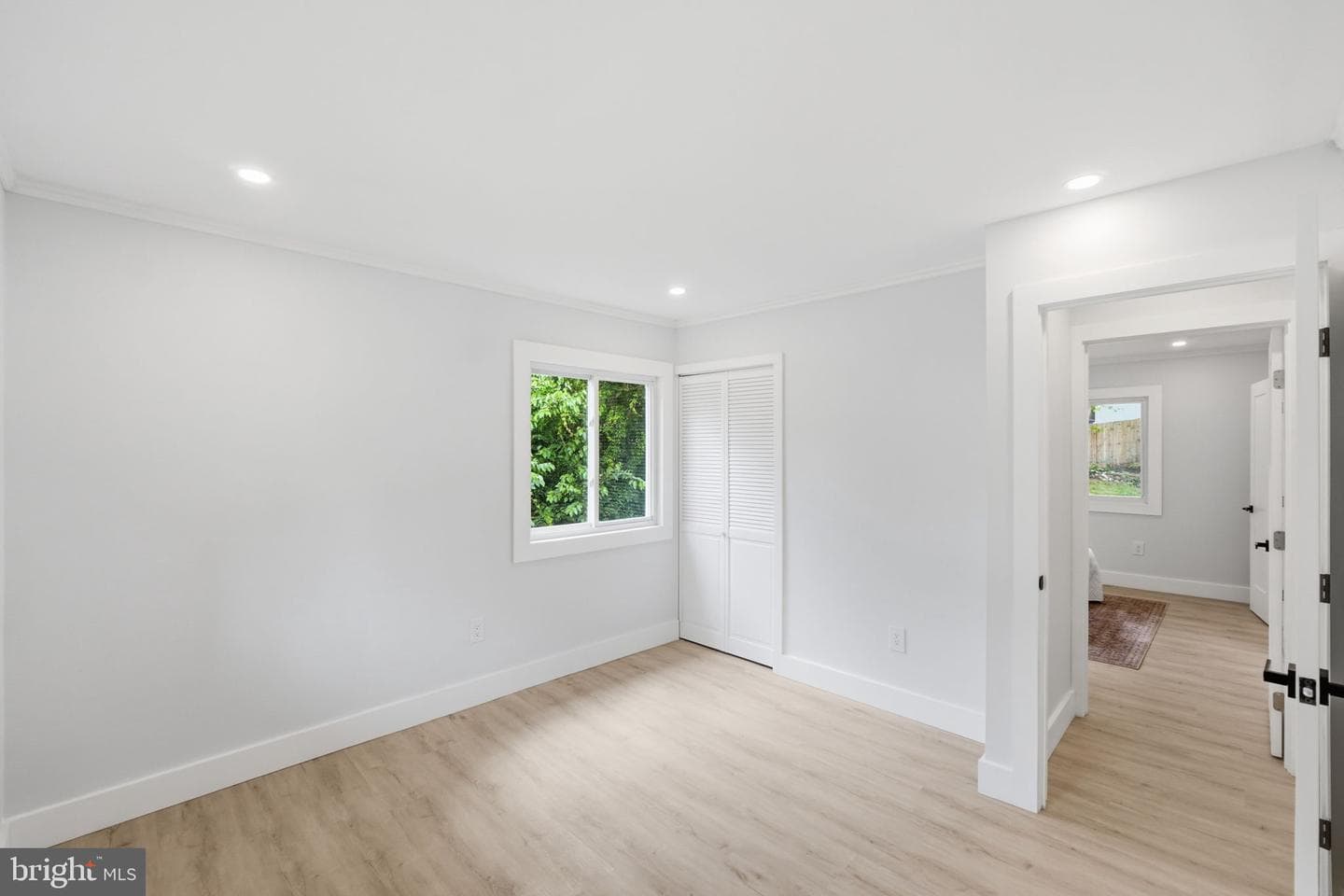 13710 Arctic Avenue photo 28