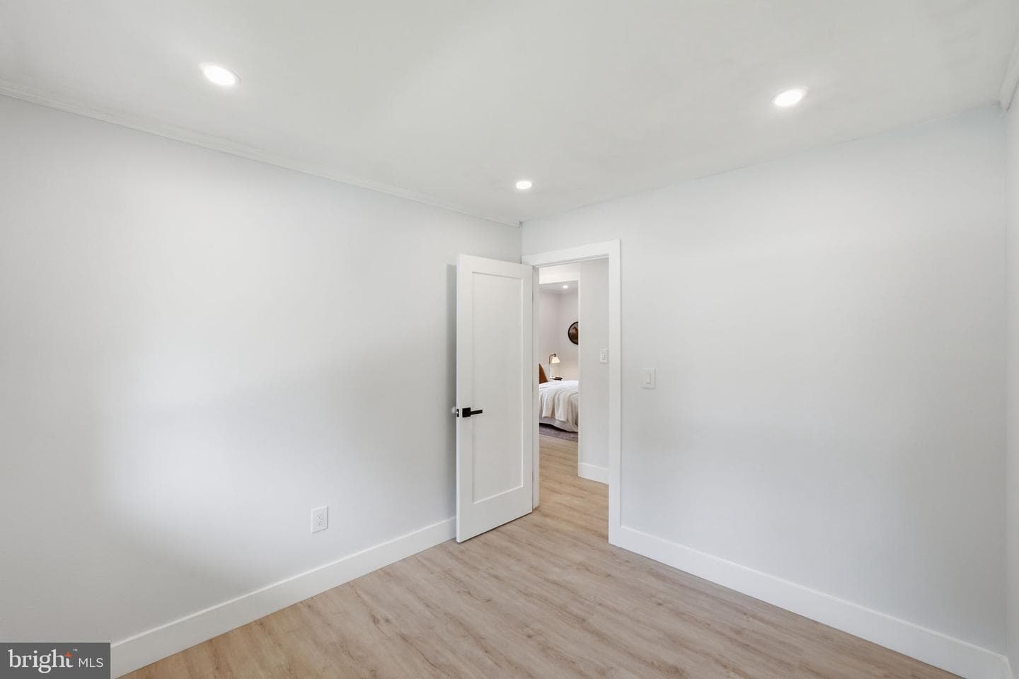 13710 Arctic Avenue photo 31