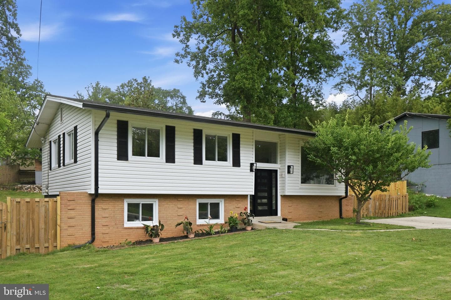 13710 Arctic Avenue photo 4