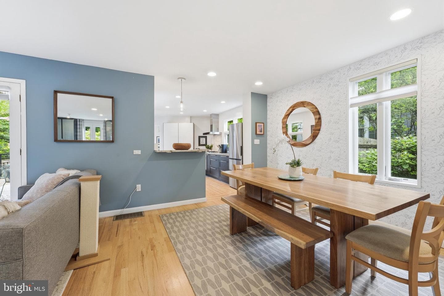 9109 Bradford Road photo 20