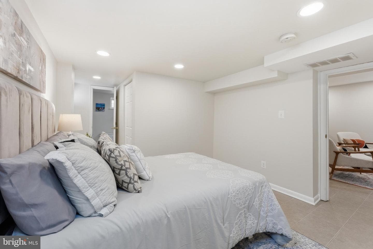 9109 Bradford Road photo 40