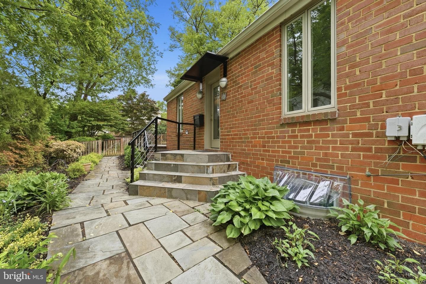 9109 Bradford Road photo 56