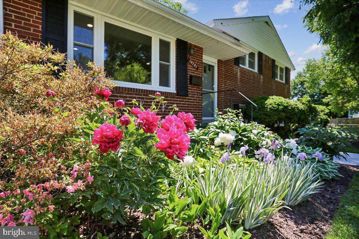 10701 Brunswick Avenue photo 42