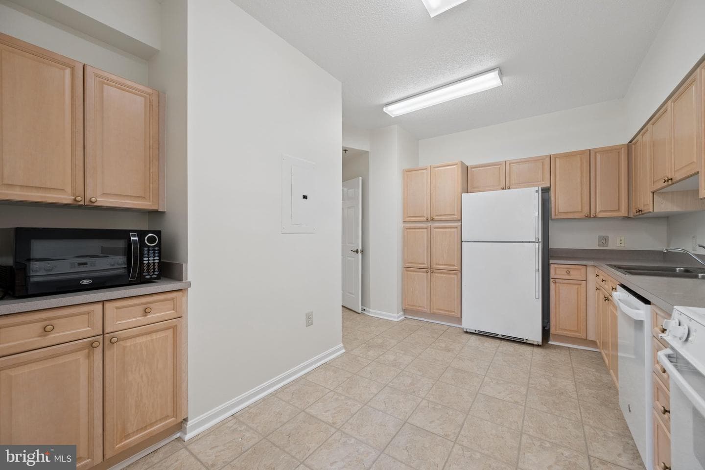 2904 N Leisure World Blvd # 308 photo 11