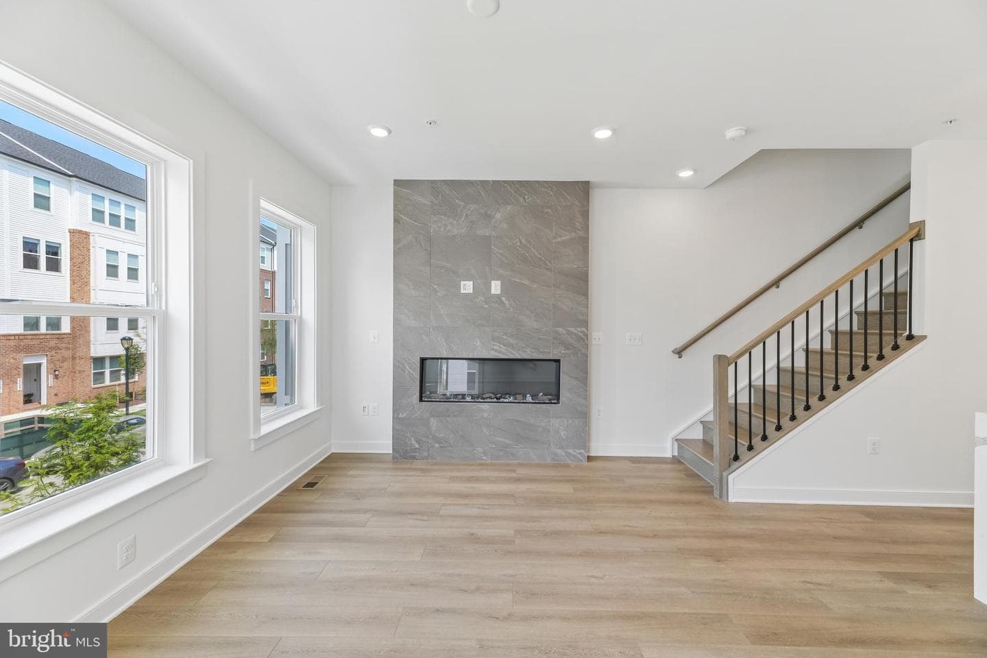 2042 Henson Norris Street photo 4