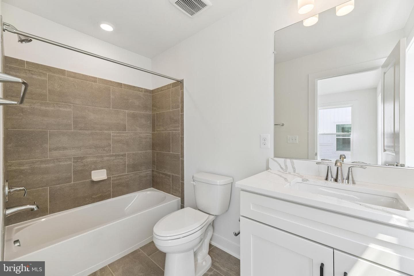 2042 Henson Norris Street photo 43