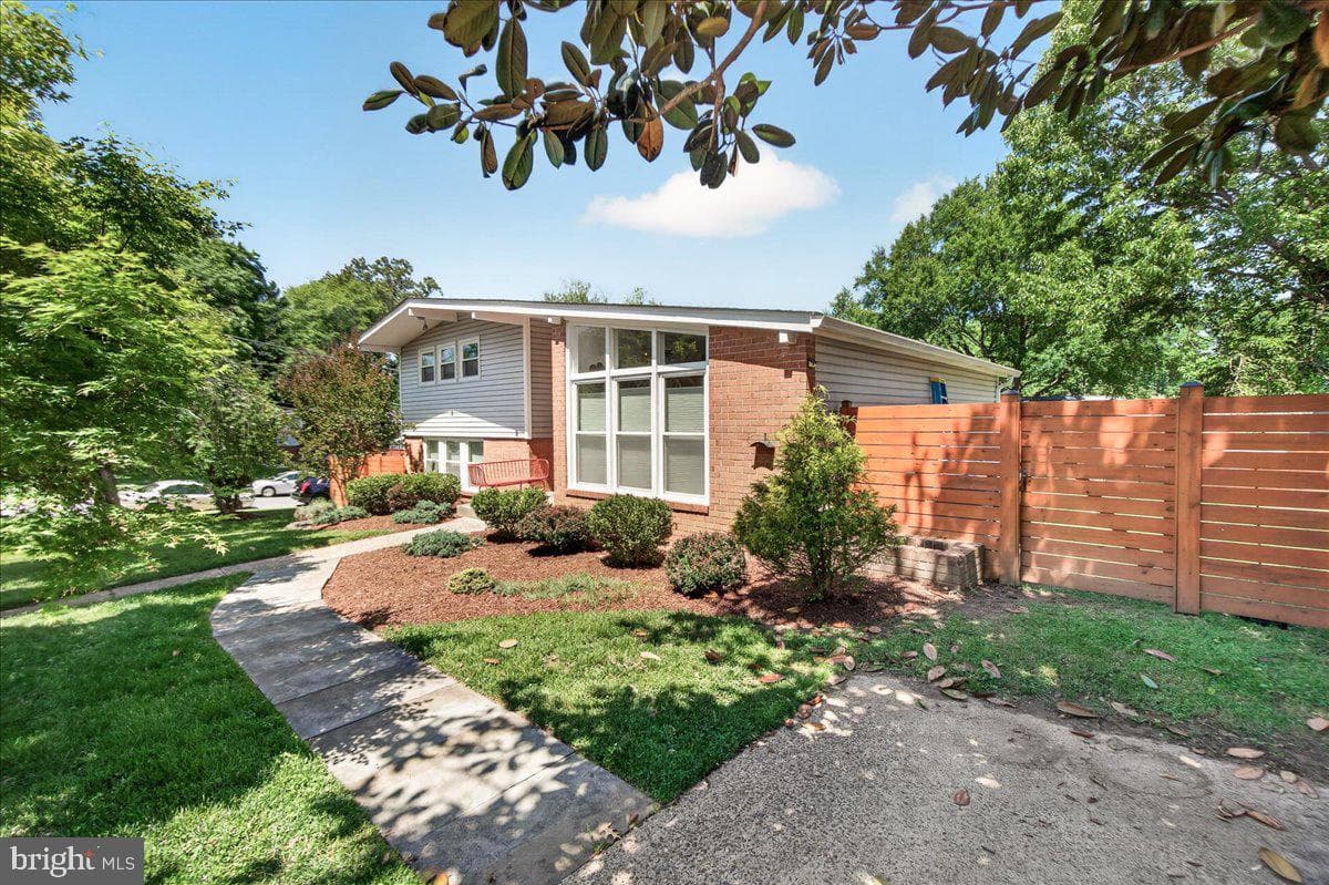 707 Hyde Road photo 3