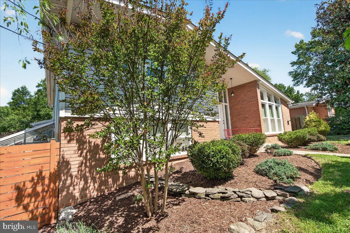 707 Hyde Road photo 4