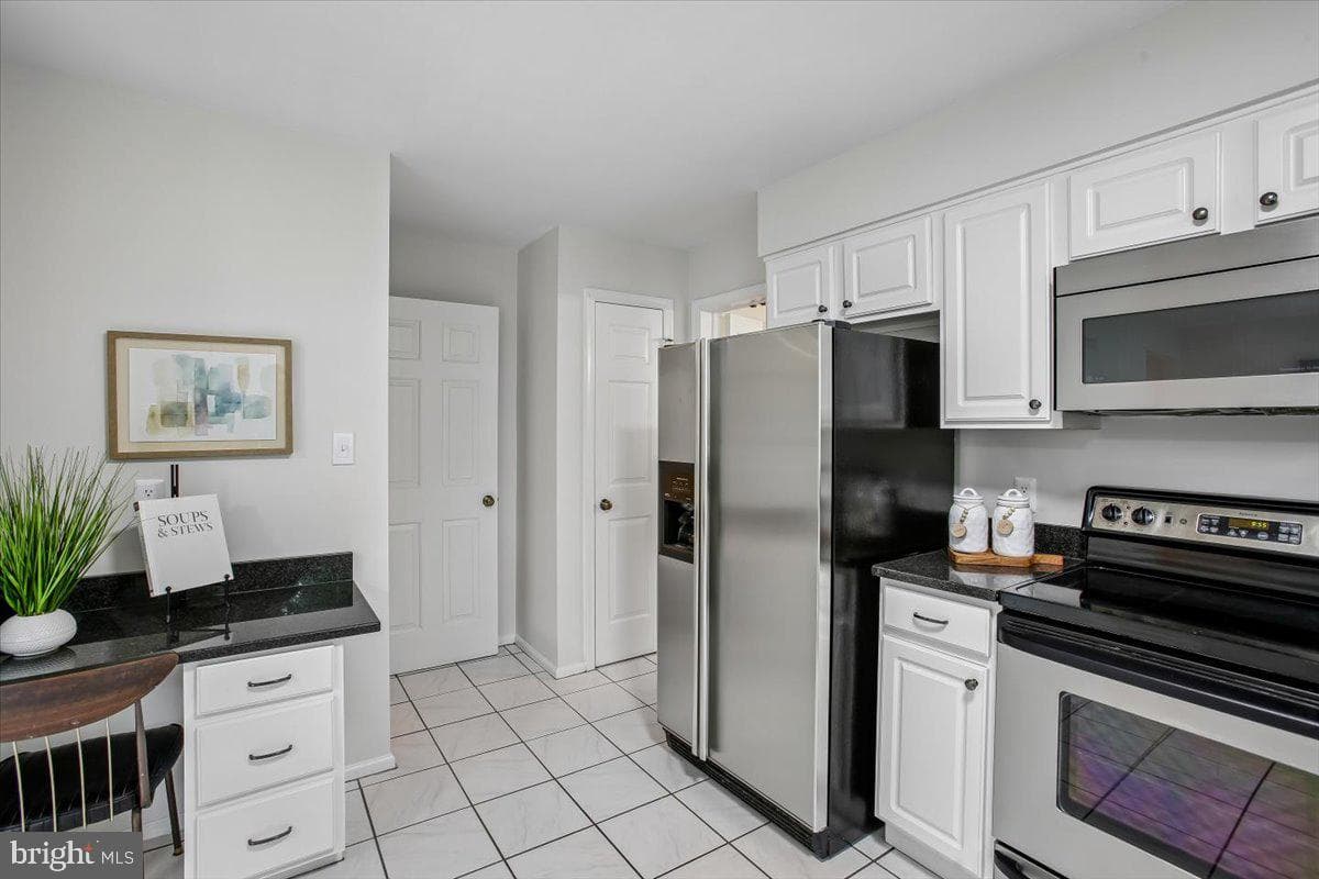 9208 Fall River Lane photo 10