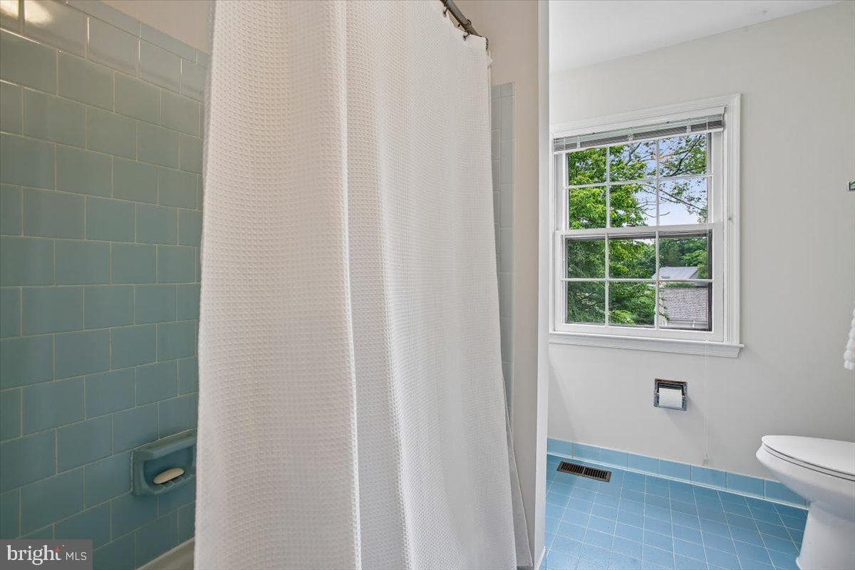9208 Fall River Lane photo 27