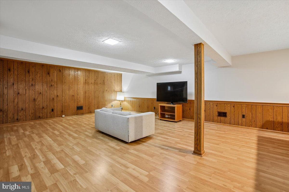 9208 Fall River Lane photo 36