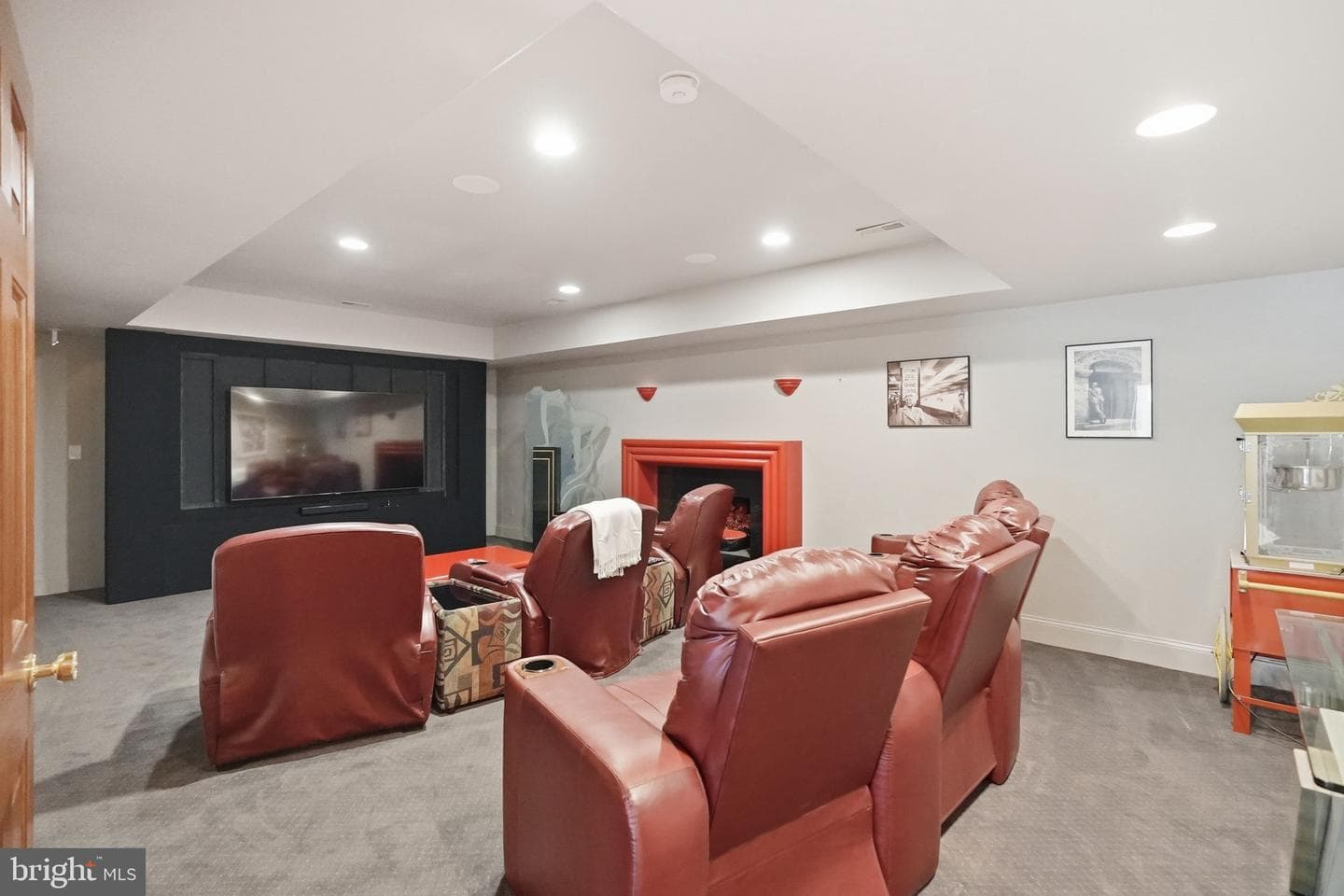 9200 Redwood Avenue photo 34
