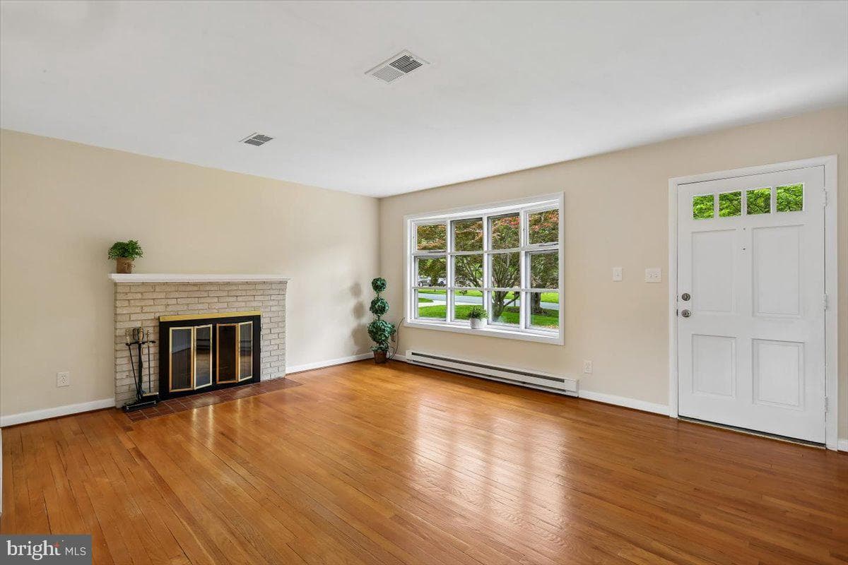 11809 Longdraft Court photo 3