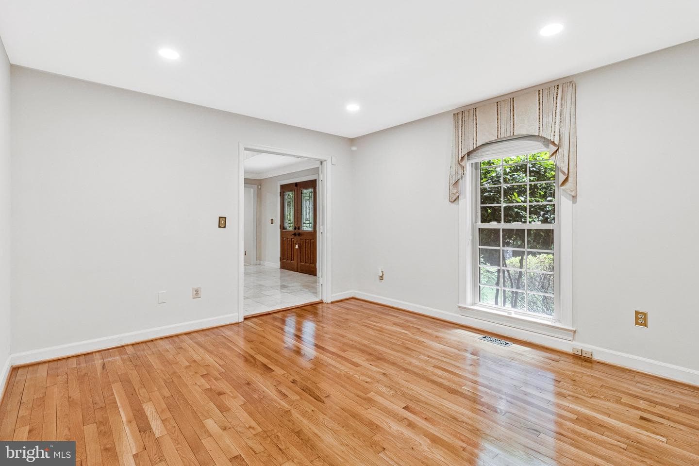 10009 New London Drive photo 17