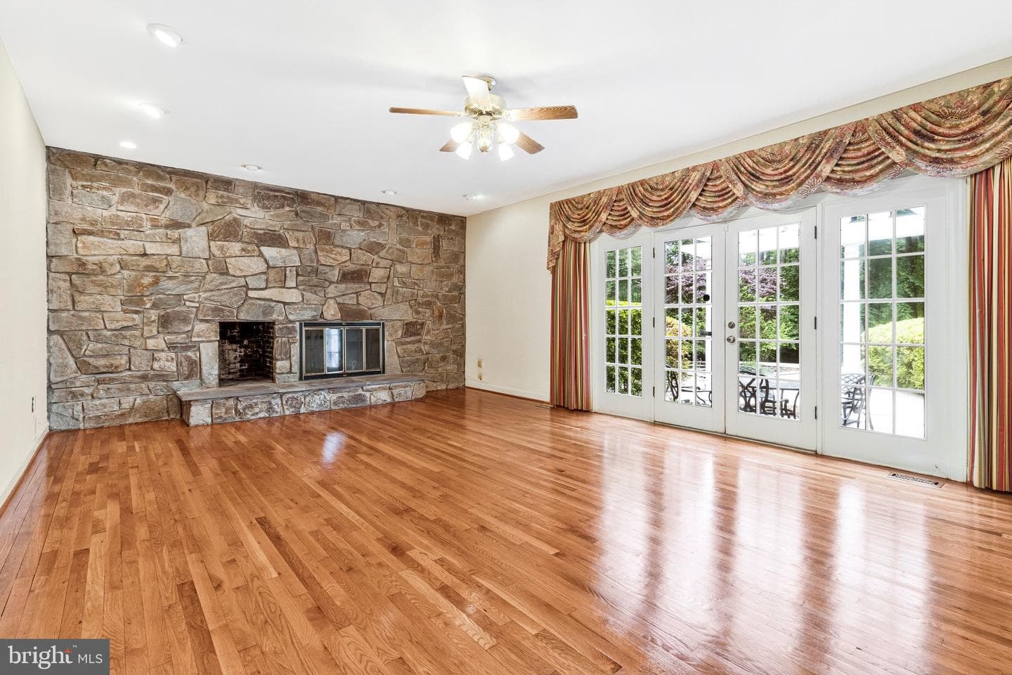 10009 New London Drive photo 31