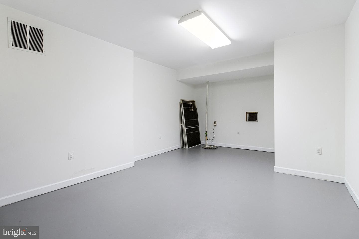 10009 New London Drive photo 86