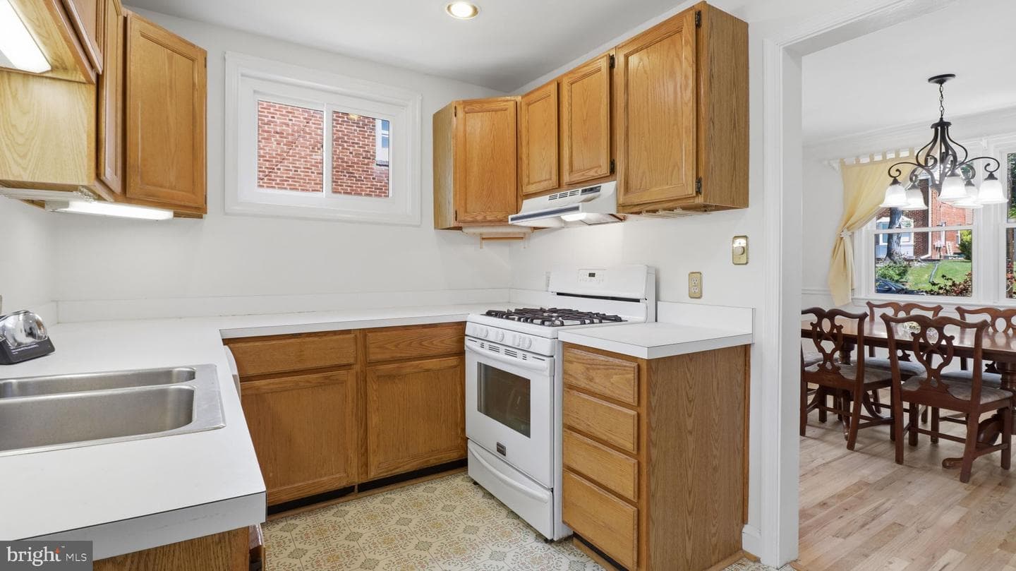 11708 Galt Avenue photo 11