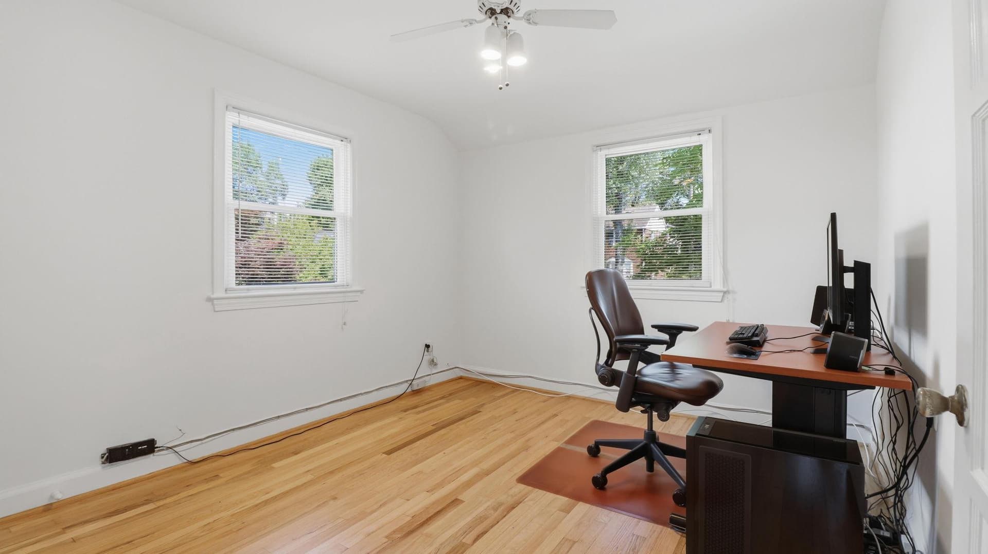11708 Galt Avenue photo 18