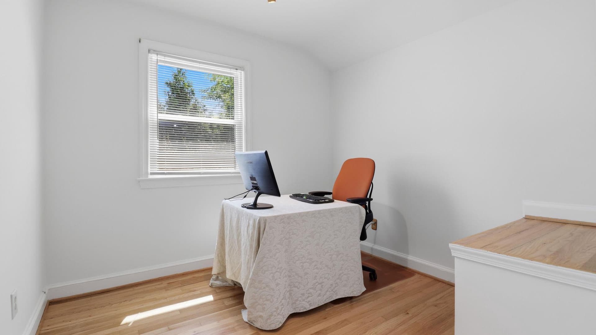 11708 Galt Avenue photo 20
