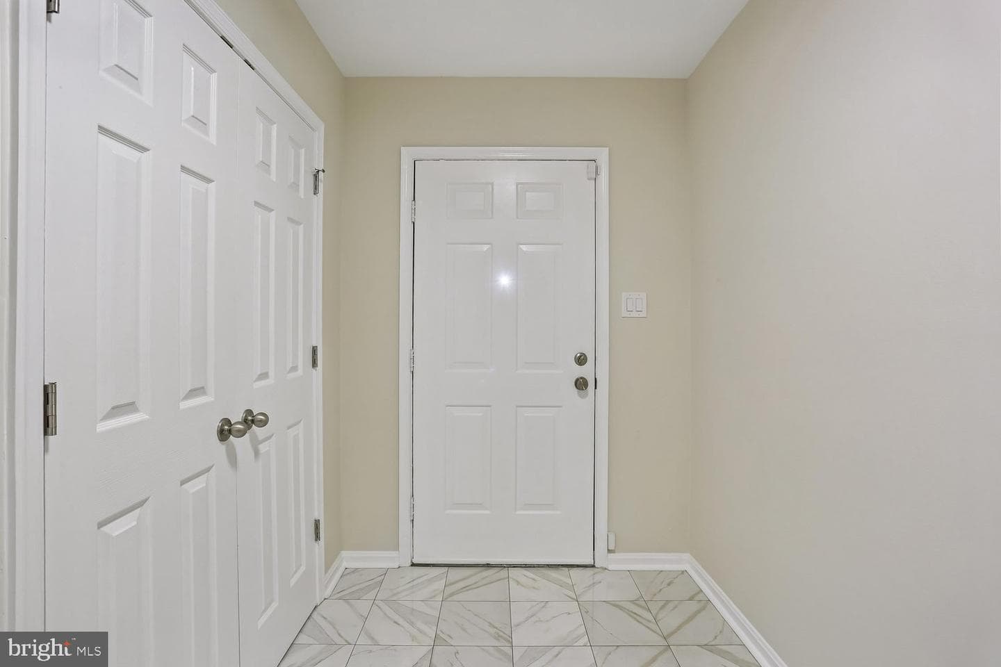 10804 Douglas Avenue photo 4