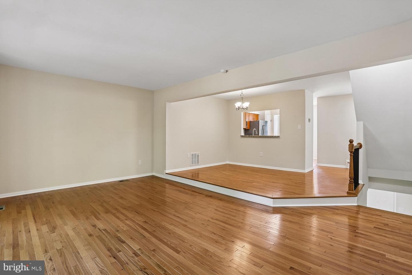 10804 Douglas Avenue photo 8