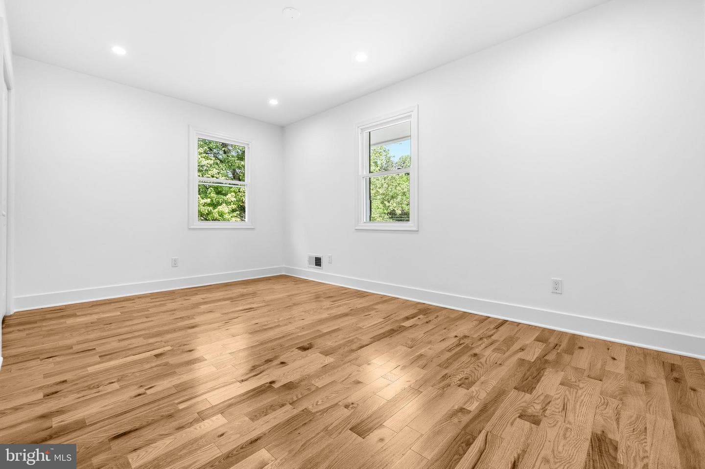 9828 Watts Branch Drive photo 32