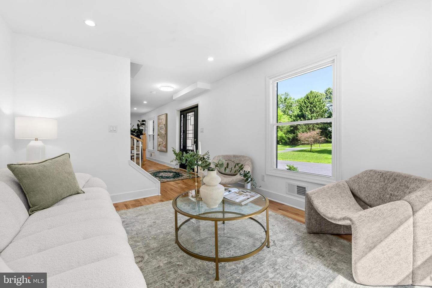 9828 Watts Branch Drive photo 4