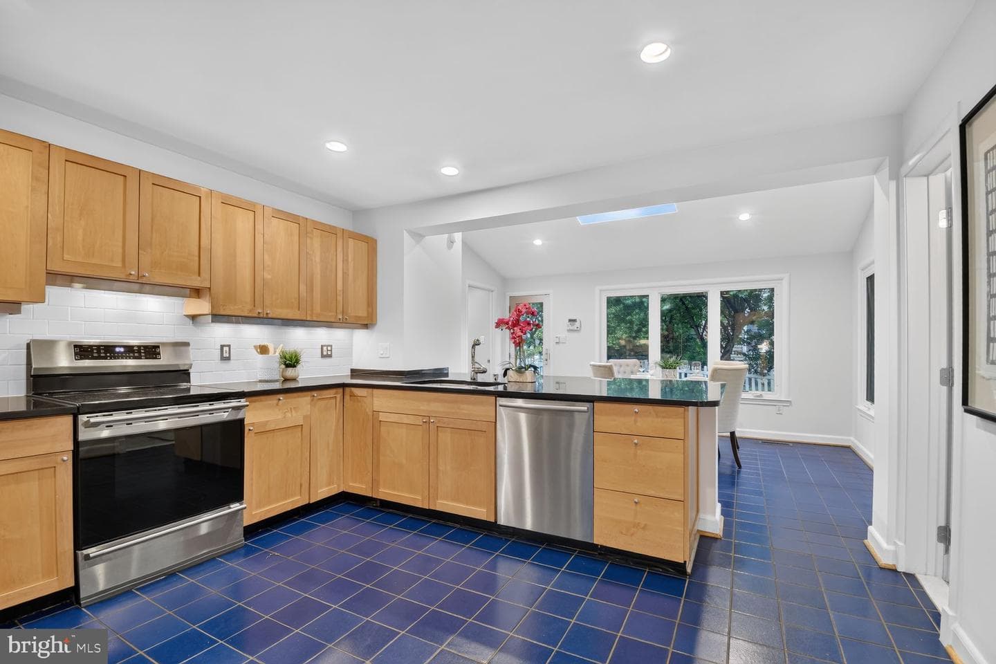 9305 Linden Avenue photo 15