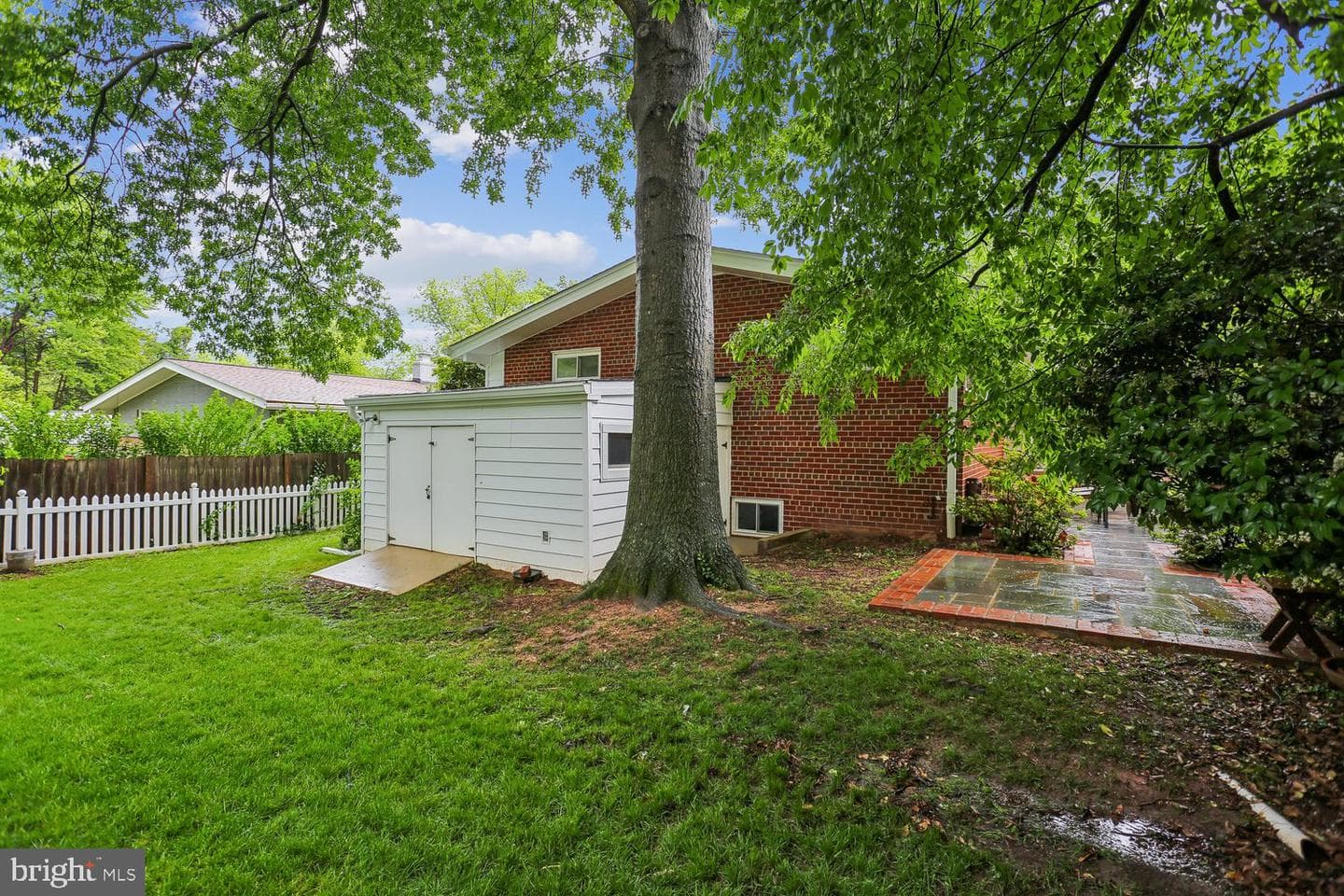 907 Hoyt Street photo 32